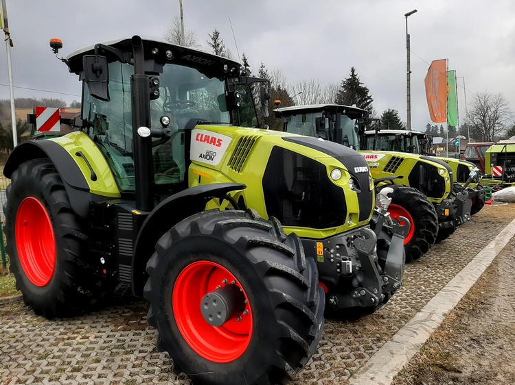 Ciągniki CLAAS dostępne na wyprzedaży rocznika w firmie Agromasz Serwis.